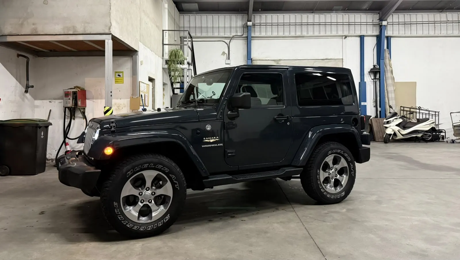 Jeep Wrangler Sahara rear view